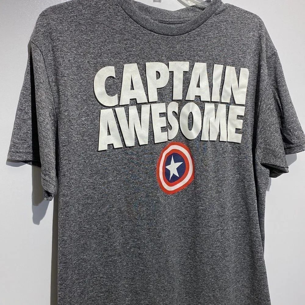 Men’s‎ Marvel Captain Awesome Shirt size Large